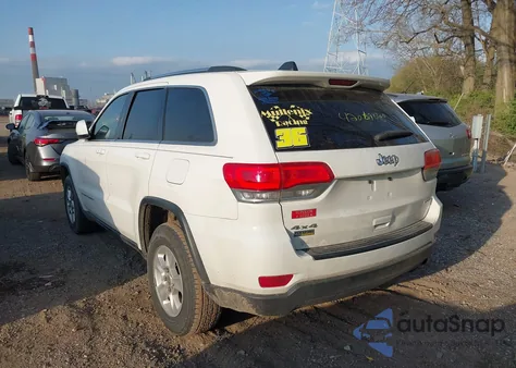 2015 Jeep Grand Cherokee Laredo z USA, uszkodzony, nr VIN 1C4RJFAG2FC188742